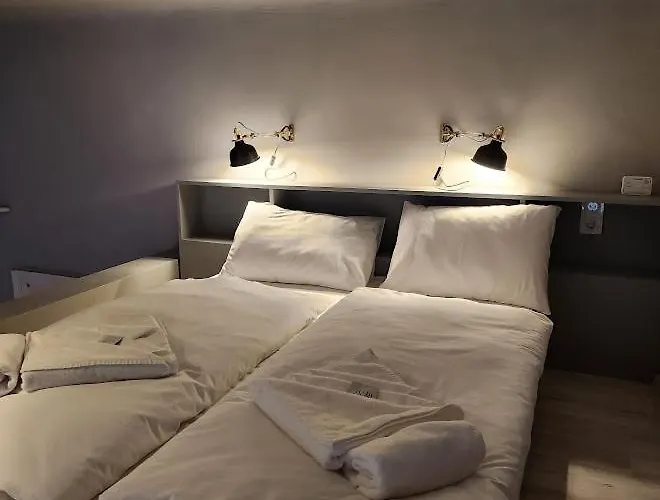 Ample Ville Apartment